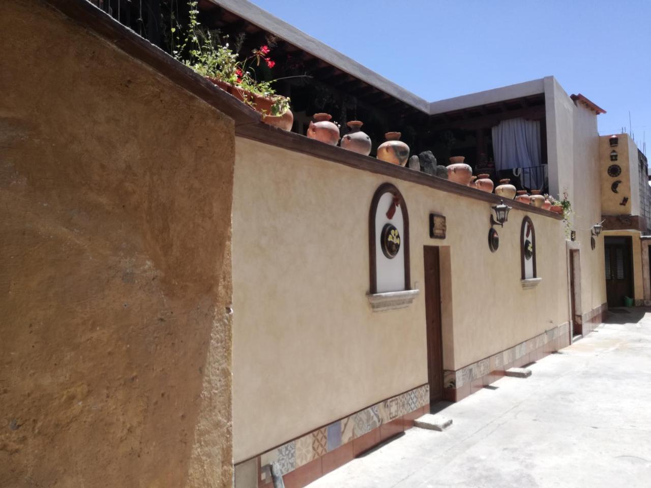 Hotel Mansion Del Rey Antigua Exterior photo