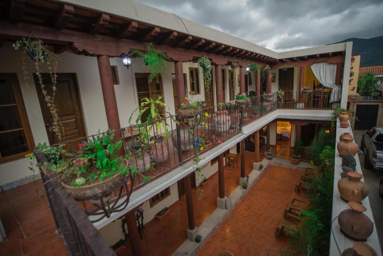 Hotel Mansion Del Rey Antigua Exterior photo